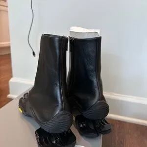 Balenciaga X Vibram Spring 22 Clones Calfskin Heeled Boots Balenciaga | Shoes | Balenciaga X Vibram Spring 22 Clones  main image 2